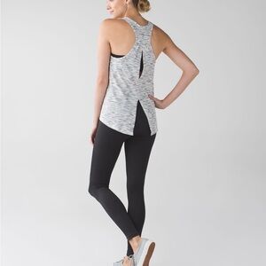 Lululemon Salute the Sun Tank Tiger‎ Space Dye Black White Split Back Racerback